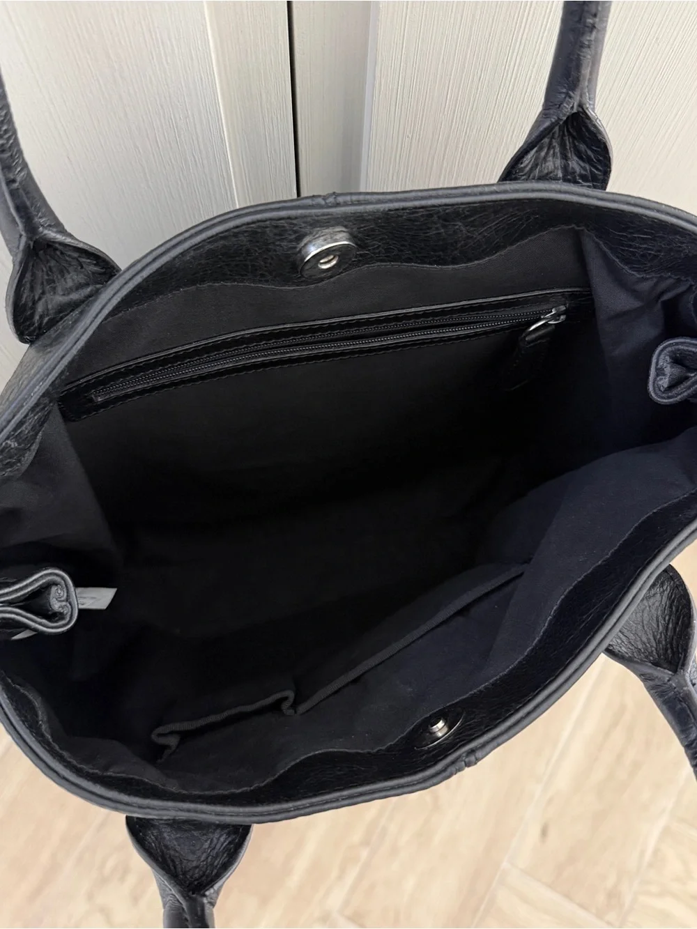 GF Ferre Leather Black Unisex Tote Bag Purse